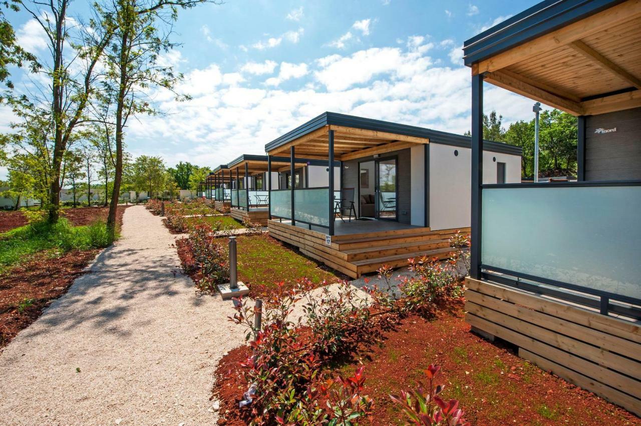 Eurocamp Mobile Homes At Fkk Nudist Campsite Solaris Tar-Vabriga エクステリア 写真