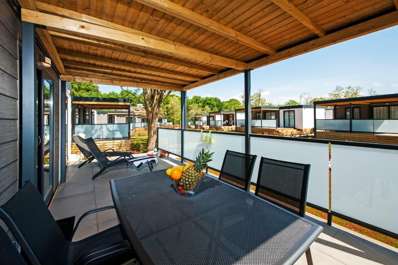 Eurocamp Mobile Homes At Fkk Nudist Campsite Solaris Tar-Vabriga エクステリア 写真