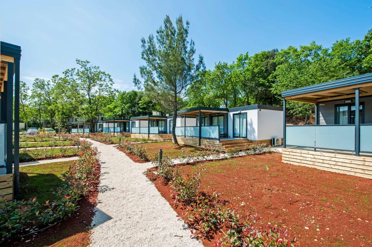 Eurocamp Mobile Homes At Fkk Nudist Campsite Solaris Tar-Vabriga エクステリア 写真