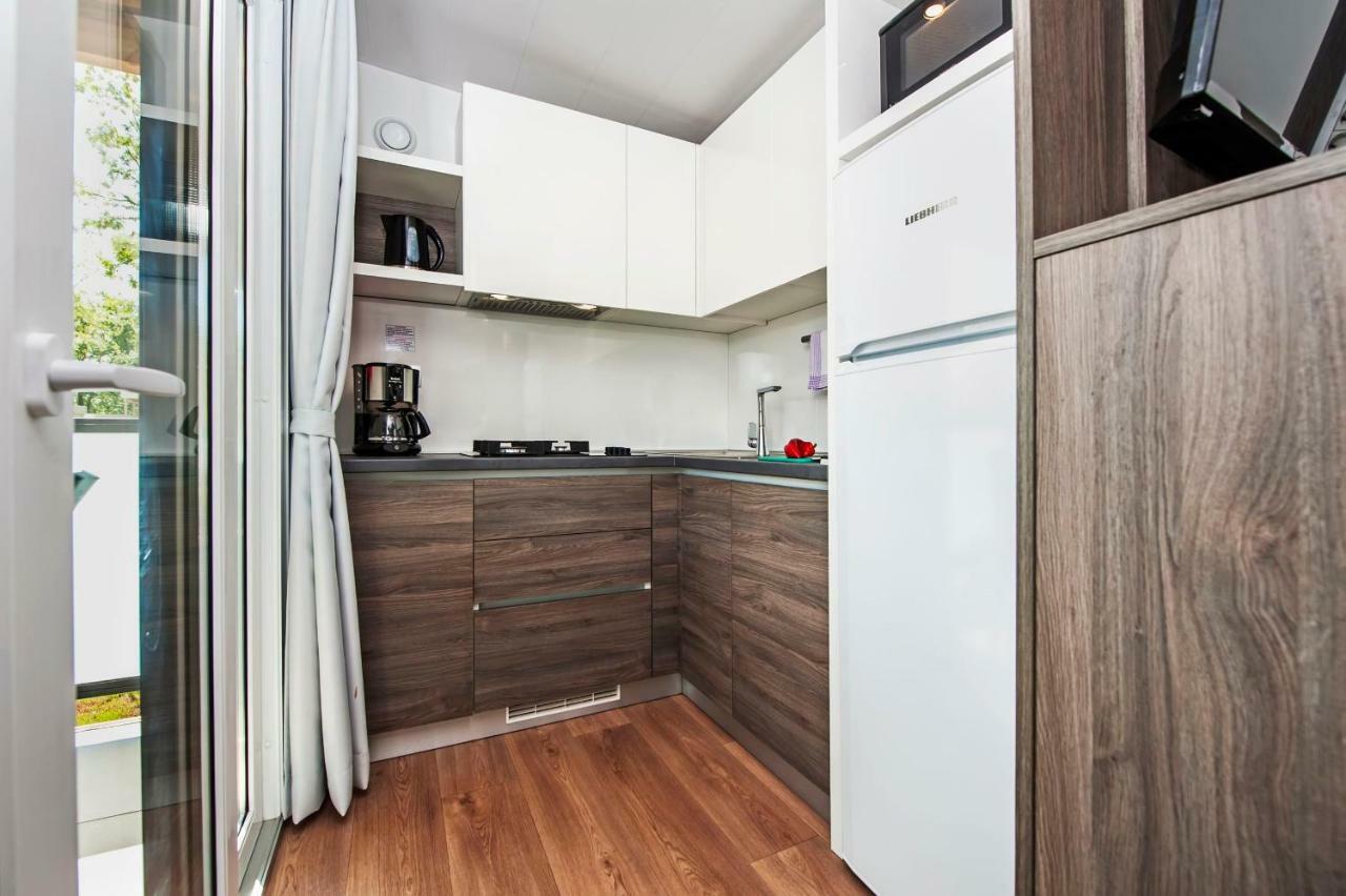 Eurocamp Mobile Homes At Fkk Nudist Campsite Solaris Tar-Vabriga エクステリア 写真