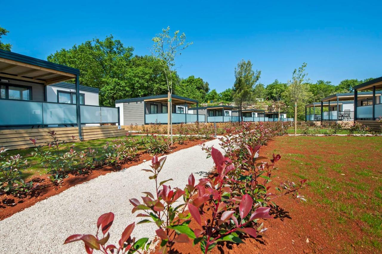 Eurocamp Mobile Homes At Fkk Nudist Campsite Solaris Tar-Vabriga エクステリア 写真