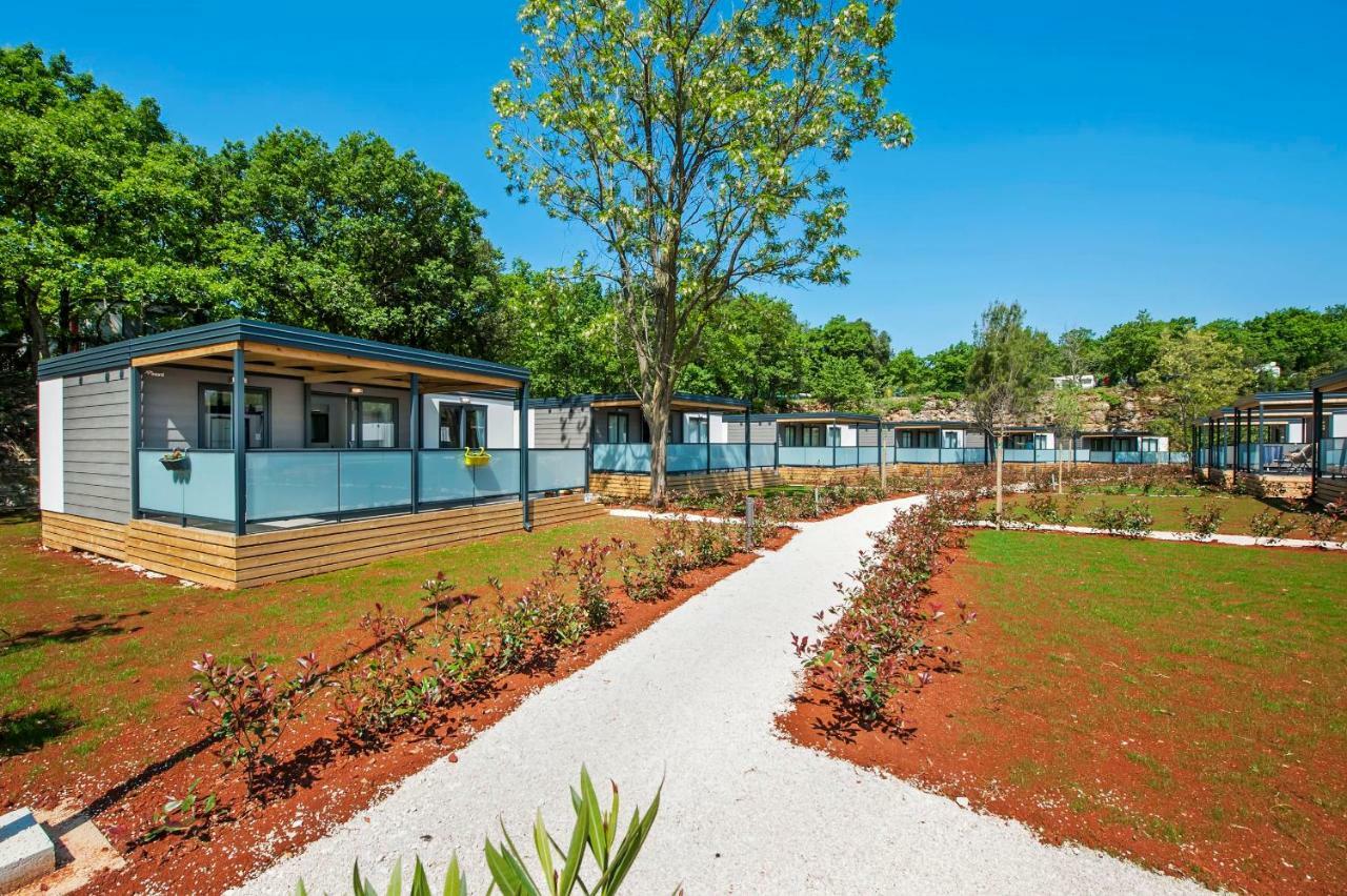 Eurocamp Mobile Homes At Fkk Nudist Campsite Solaris Tar-Vabriga エクステリア 写真